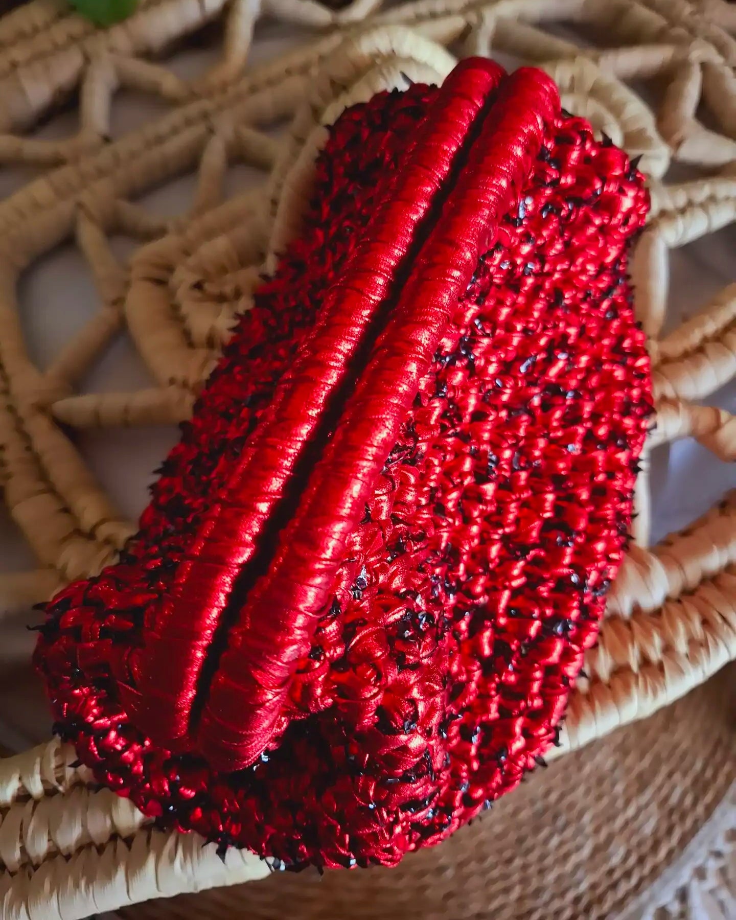 Raffia Rouge